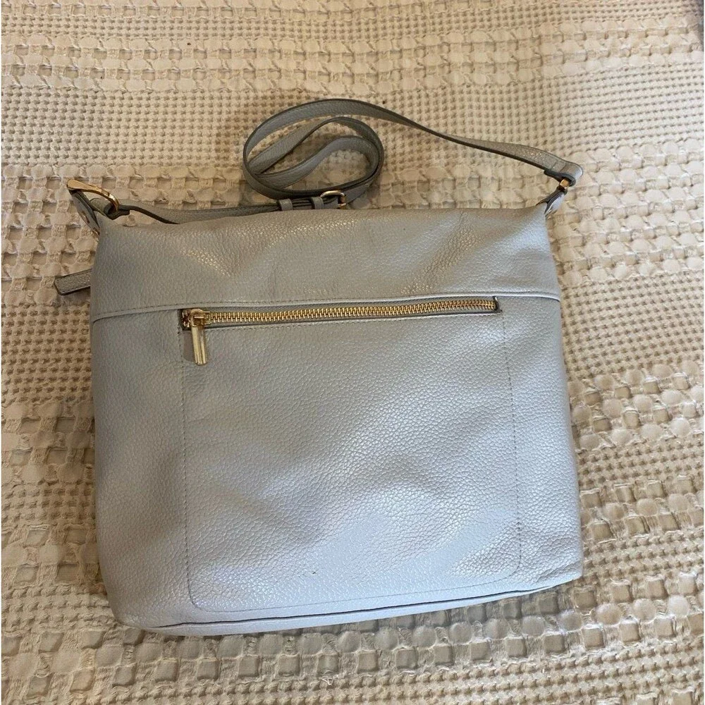 A New Day Light Gray Pebbled Crossbody Bag Gold Zip‎ Minimalist Travel Purse
